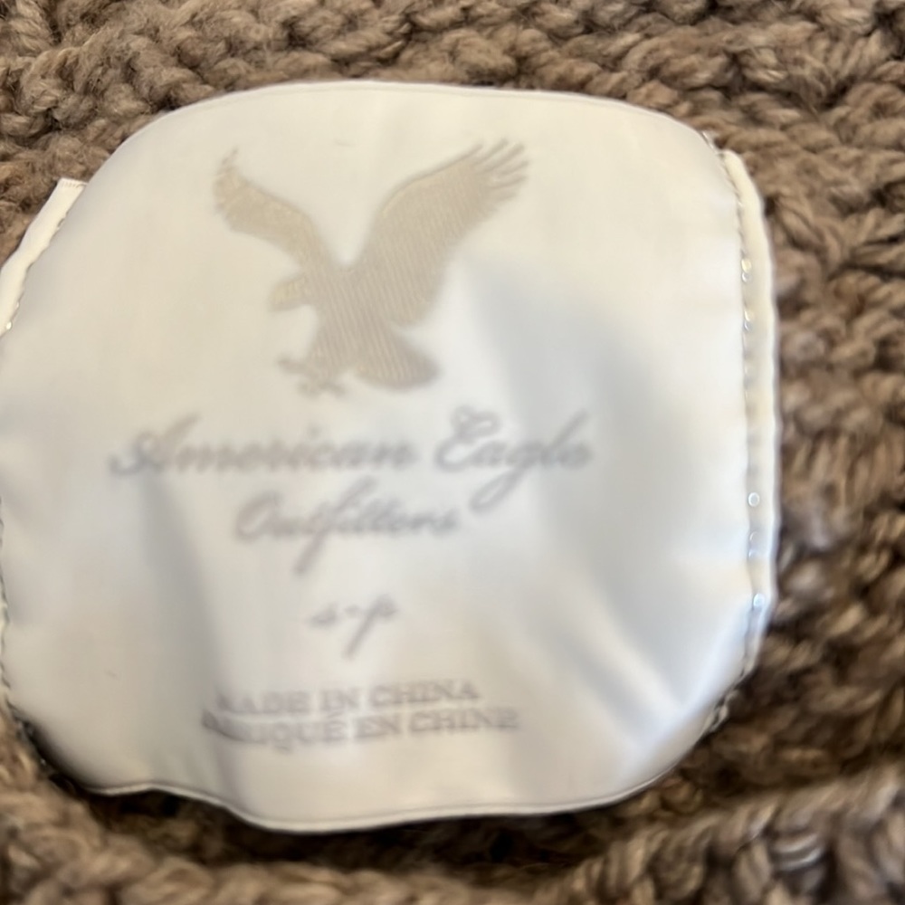 Girls American Eagle sweater. It’s a womens S  fits girls 10/12 - Picture 2 of 3